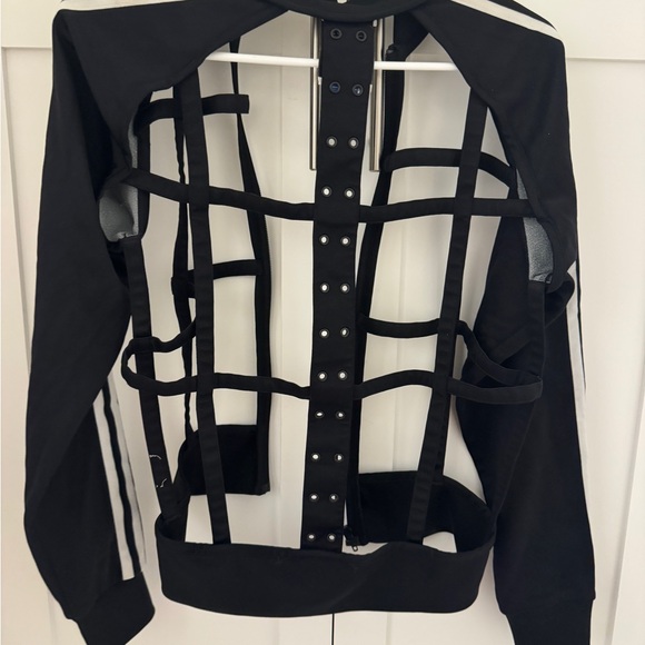 Adidas Black Cage-Style Jacket - Picture 3 of 3